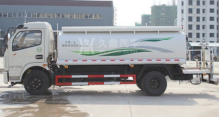 東風(fēng)多利卡D7 8噸灑水車
