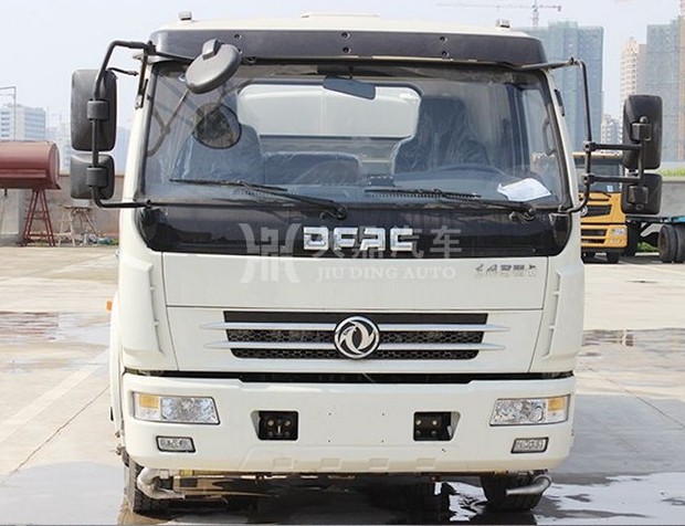 東風(fēng)多利卡D7 8噸灑水車