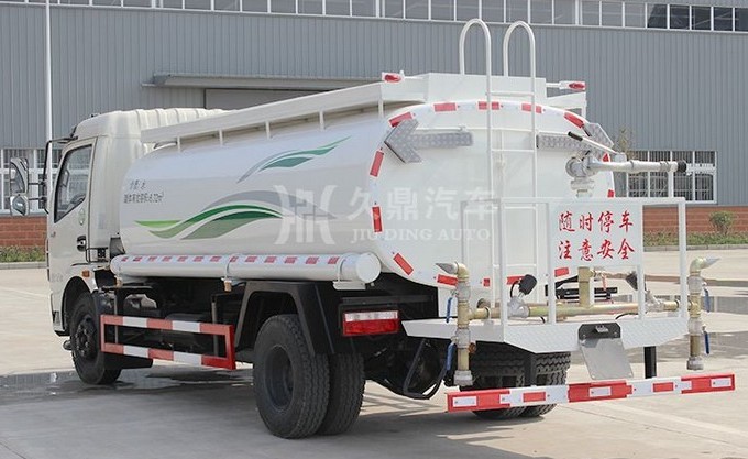 東風(fēng)多利卡D7 8噸灑水車