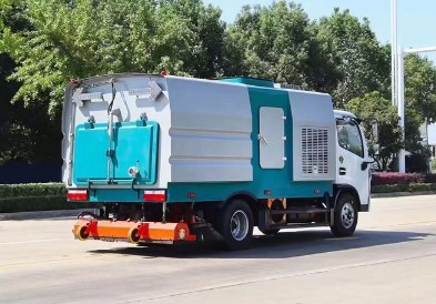 國六東風(fēng)多利卡|福瑞卡后置吸塵車_程力威牌CLW5070TXC6SL型吸塵車
