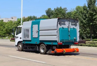 國六東風(fēng)多利卡|福瑞卡后置吸塵車_程力威牌CLW5070TXC6SL型吸塵車