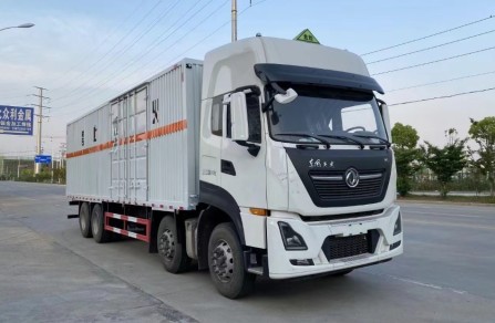 國六東風(fēng)天龍前四后八9.6米雜項(xiàng)危險(xiǎn)品廂式車
