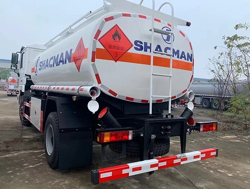 15方陜汽德龍油罐車